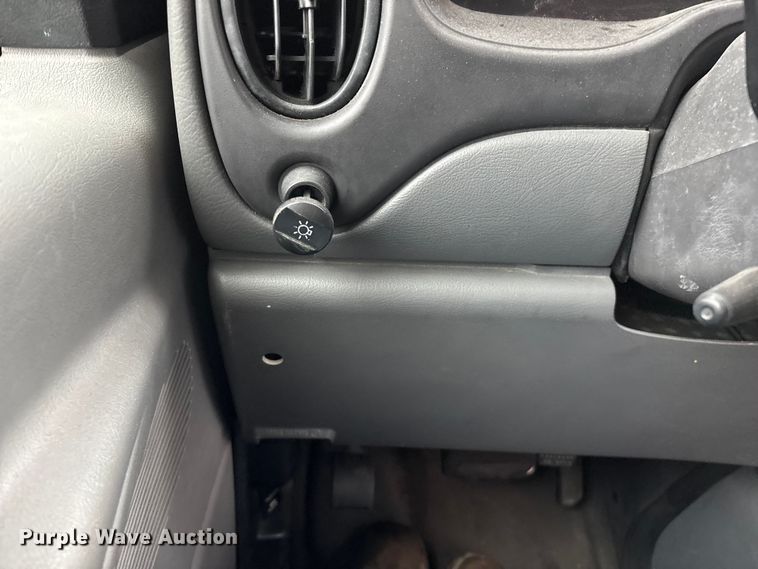 image for item FG0157 2008 Ford E350 Super Duty shuttle bus