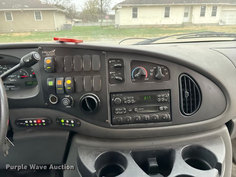 image for item FG0157 2008 Ford E350 Super Duty shuttle bus