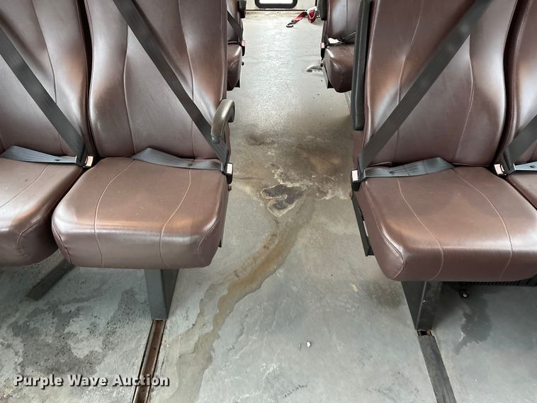 image for item FG0157 2008 Ford E350 Super Duty shuttle bus