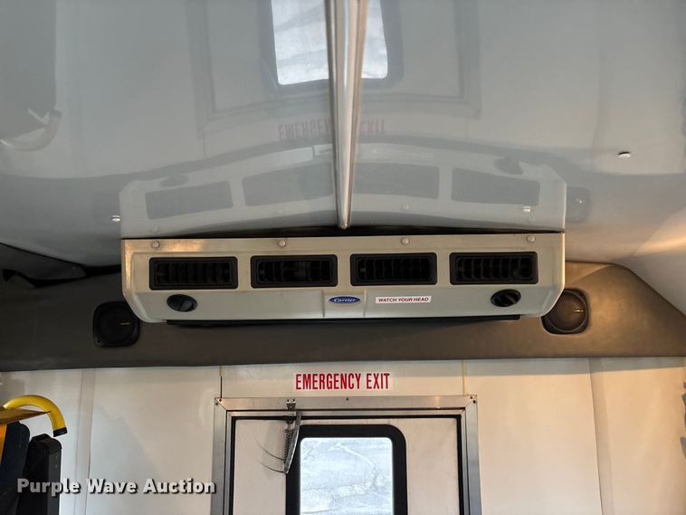 image for item FG0157 2008 Ford E350 Super Duty shuttle bus