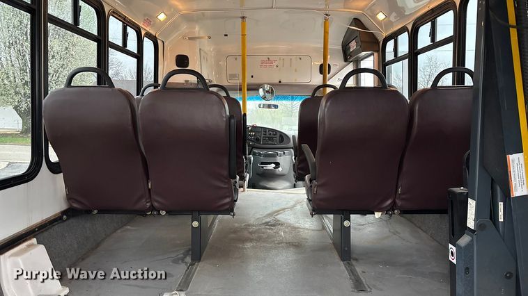 image for item FG0157 2008 Ford E350 Super Duty shuttle bus