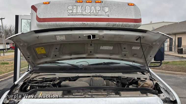 image for item FG0157 2008 Ford E350 Super Duty shuttle bus