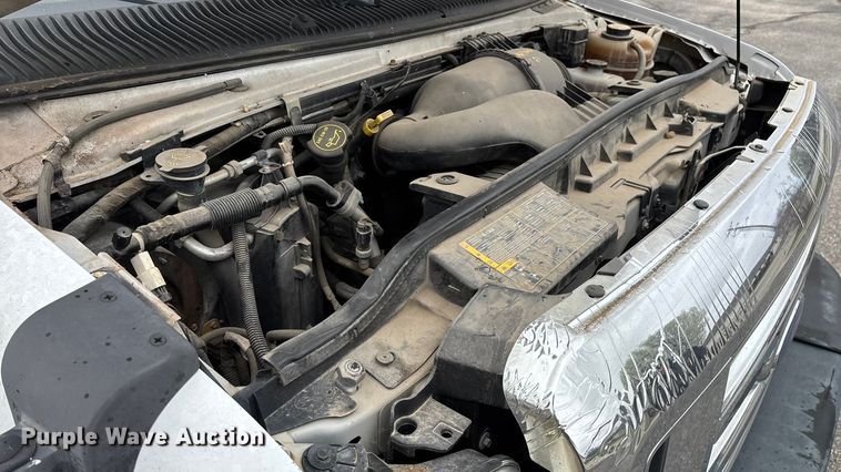 image for item FG0157 2008 Ford E350 Super Duty shuttle bus