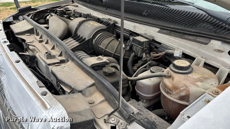 image for item FG0157 2008 Ford E350 Super Duty shuttle bus