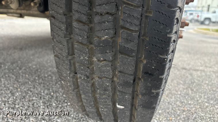 image for item FG0157 2008 Ford E350 Super Duty shuttle bus