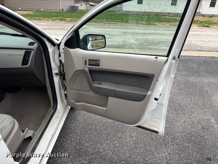 image for item FG0158 2009 Ford Focus SE 