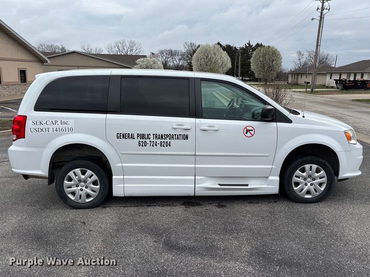 image for item FG0159 2015 Dodge Grand Caravan handicap accessible van
