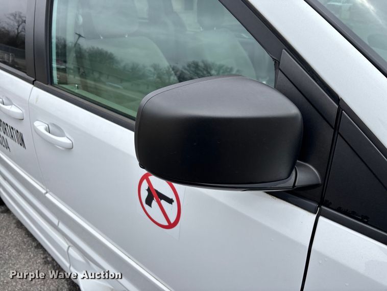 image for item FG0159 2015 Dodge Grand Caravan handicap accessible van