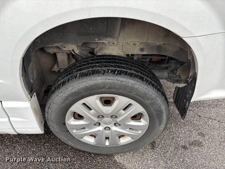 image for item FG0159 2015 Dodge Grand Caravan handicap accessible van