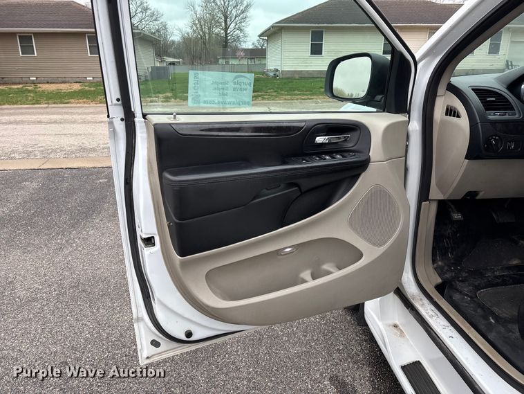 image for item FG0159 2015 Dodge Grand Caravan handicap accessible van