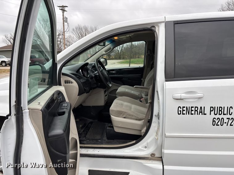image for item FG0159 2015 Dodge Grand Caravan handicap accessible van