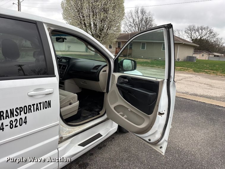 image for item FG0159 2015 Dodge Grand Caravan handicap accessible van