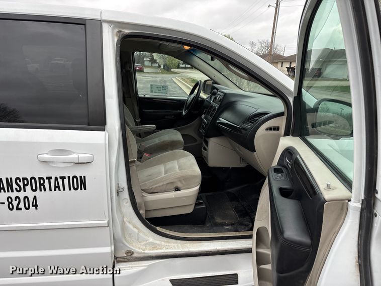 image for item FG0159 2015 Dodge Grand Caravan handicap accessible van