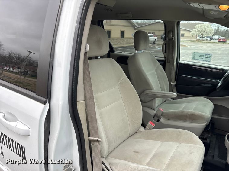 image for item FG0159 2015 Dodge Grand Caravan handicap accessible van