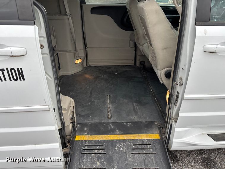 image for item FG0159 2015 Dodge Grand Caravan handicap accessible van