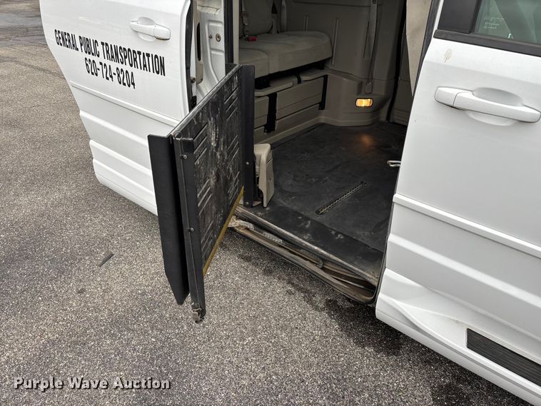 image for item FG0159 2015 Dodge Grand Caravan handicap accessible van