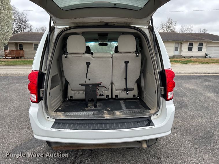 image for item FG0159 2015 Dodge Grand Caravan handicap accessible van