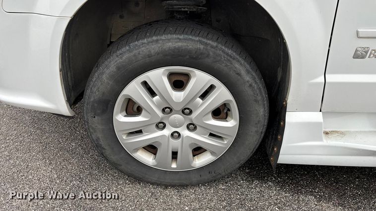 image for item FG0159 2015 Dodge Grand Caravan handicap accessible van