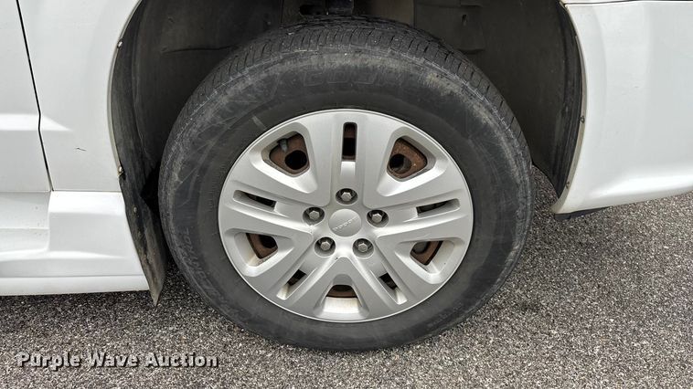 image for item FG0159 2015 Dodge Grand Caravan handicap accessible van