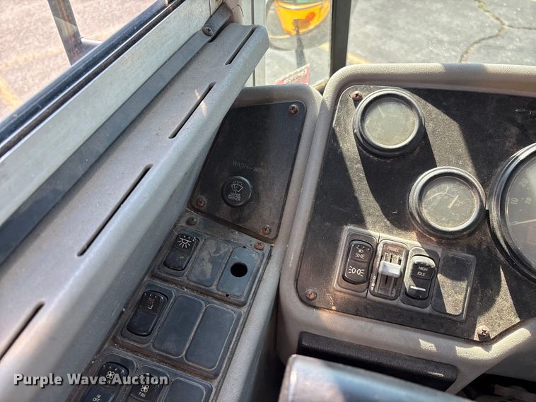 image for item FG0162 2007 Blue Bird All American school bus