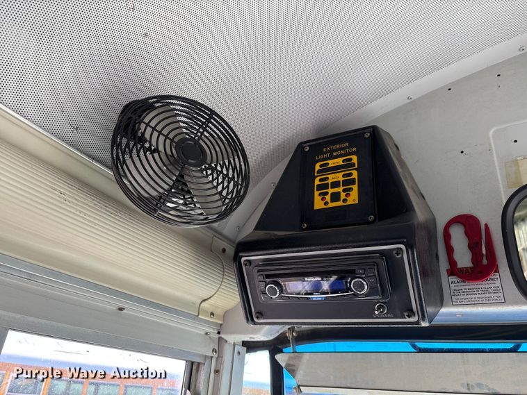 image for item FG0162 2007 Blue Bird All American school bus