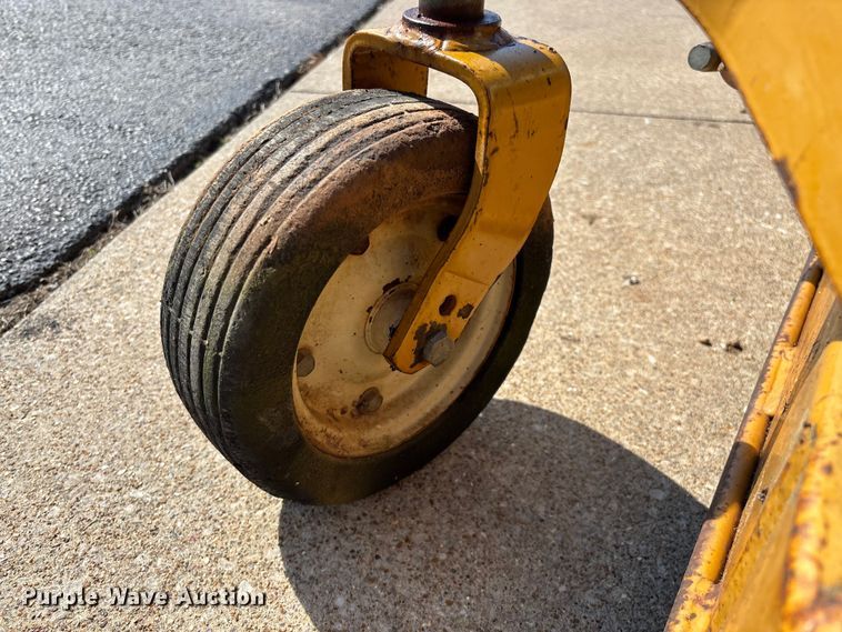 image for item FG0164 1998 Woods RD7200 finish mower