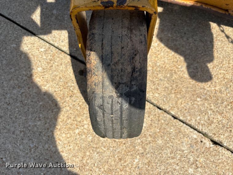 image for item FG0164 1998 Woods RD7200 finish mower