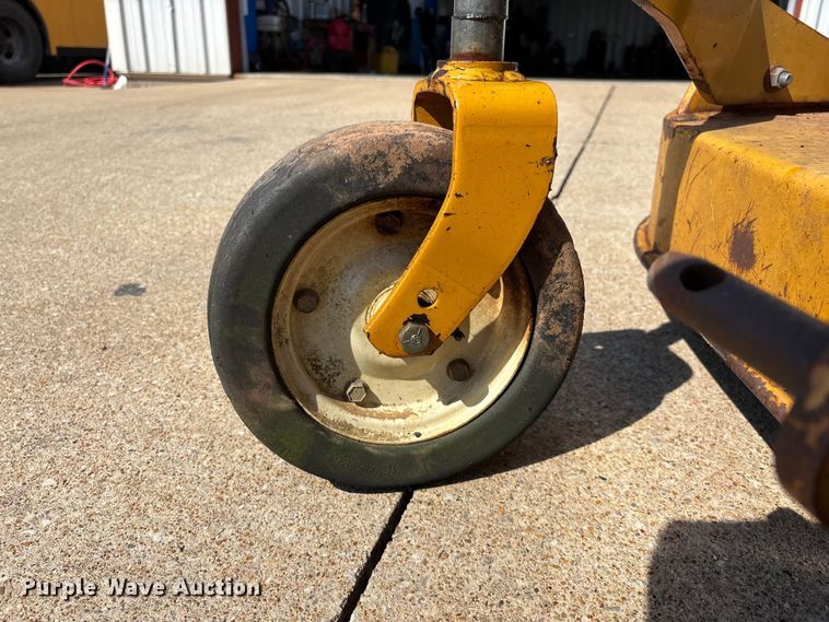 image for item FG0164 1998 Woods RD7200 finish mower