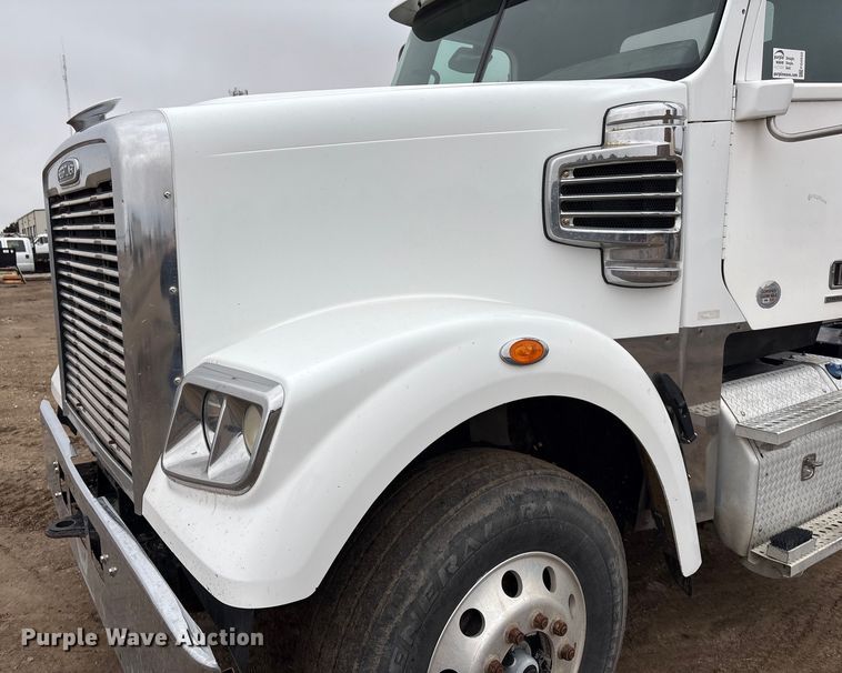 image for item FG2532 2011 Freightliner Coronado semi truck