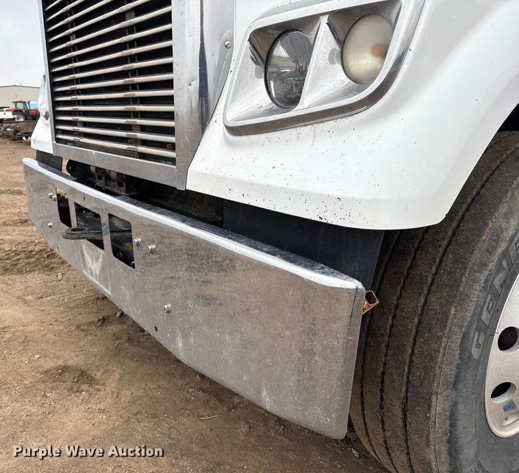 image for item FG2532 2011 Freightliner Coronado semi truck