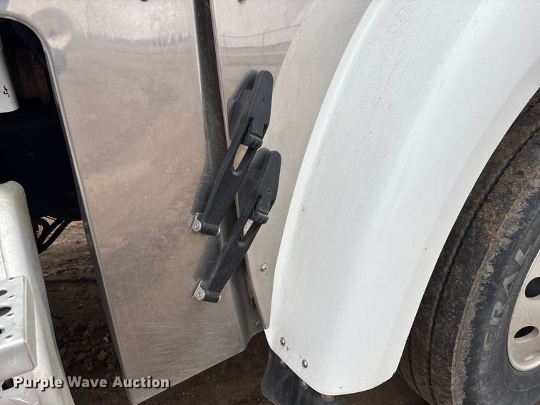 image for item FG2532 2011 Freightliner Coronado semi truck