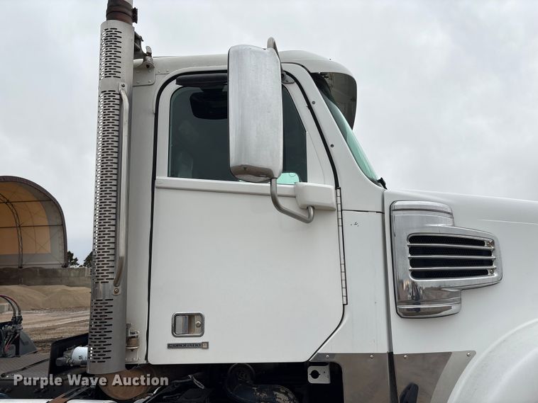 image for item FG2532 2011 Freightliner Coronado semi truck