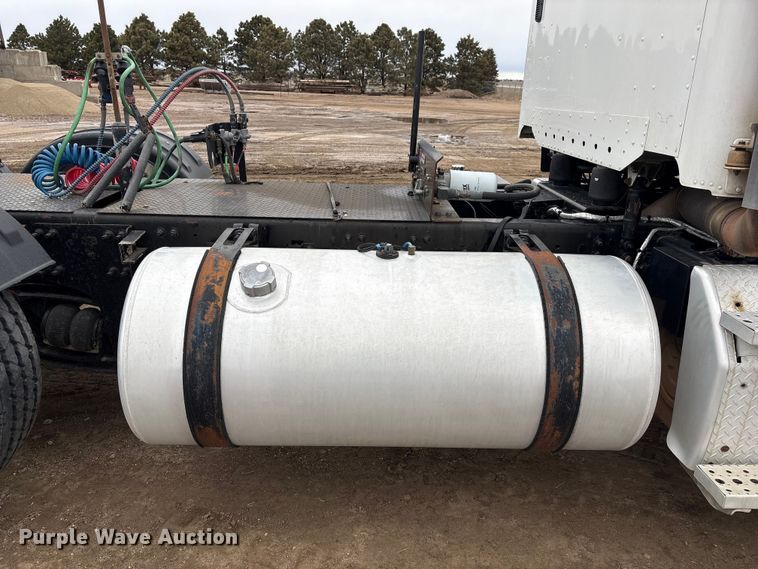 image for item FG2532 2011 Freightliner Coronado semi truck