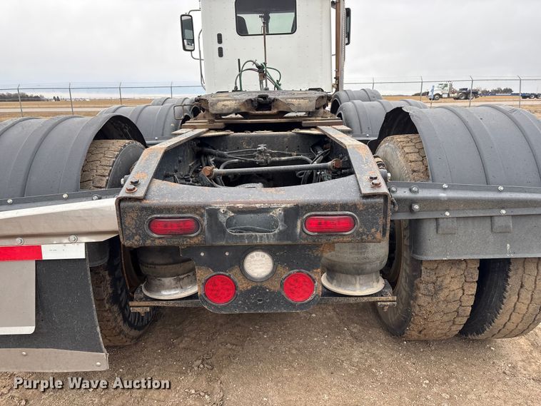 image for item FG2532 2011 Freightliner Coronado semi truck