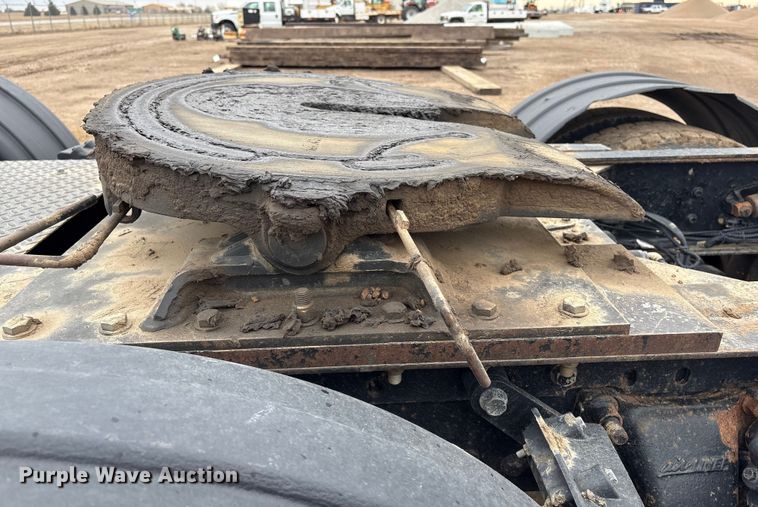 image for item FG2532 2011 Freightliner Coronado semi truck