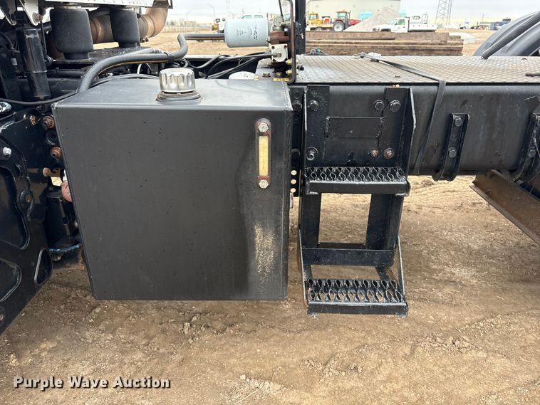 image for item FG2532 2011 Freightliner Coronado semi truck