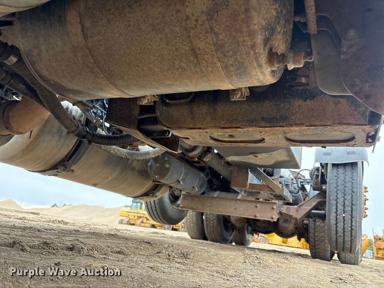 image for item FG2532 2011 Freightliner Coronado semi truck