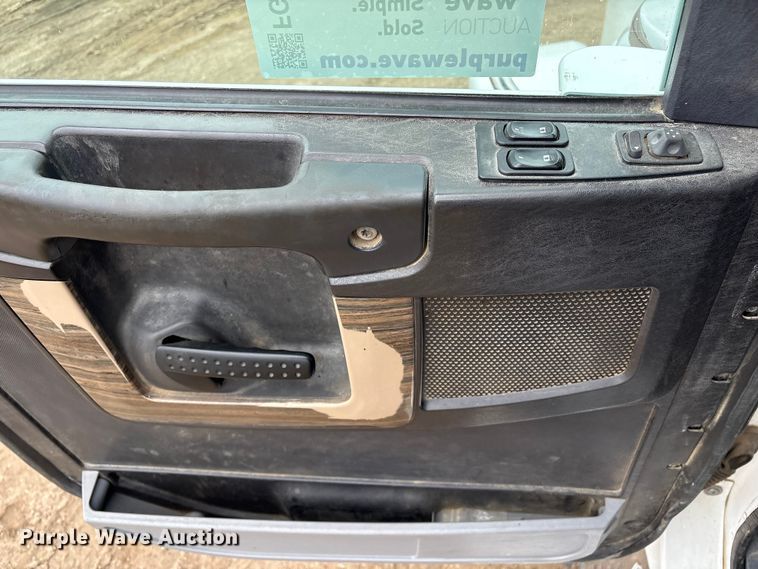 image for item FG2532 2011 Freightliner Coronado semi truck