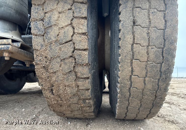 image for item FG2532 2011 Freightliner Coronado semi truck