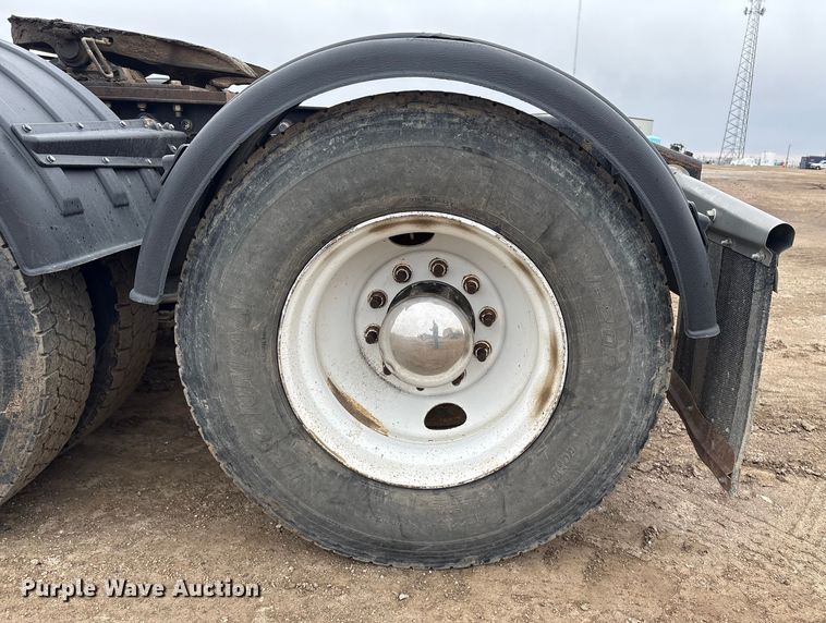 image for item FG2532 2011 Freightliner Coronado semi truck