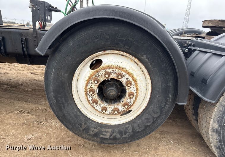 image for item FG2532 2011 Freightliner Coronado semi truck