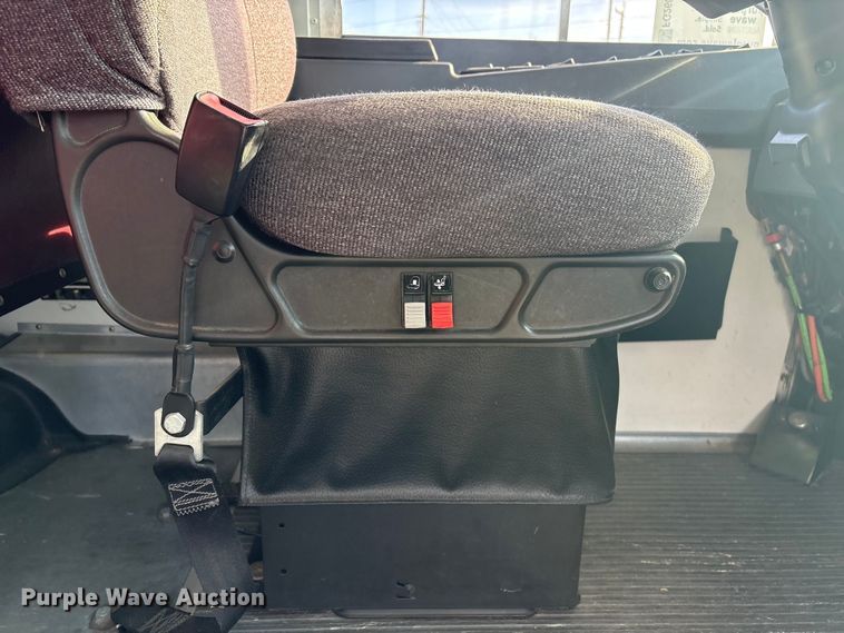 image for item FG2602 2014 Blue Bird school bus