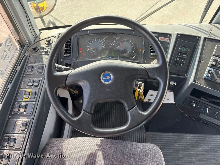 image for item FG2602 2014 Blue Bird school bus