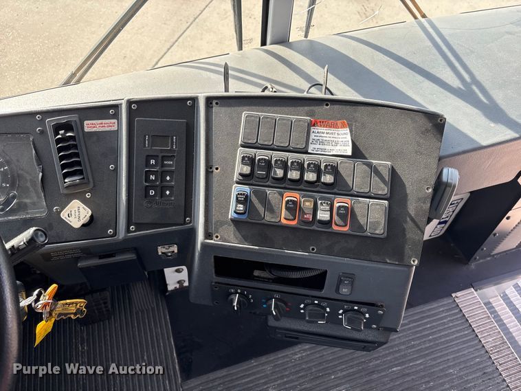 image for item FG2602 2014 Blue Bird school bus