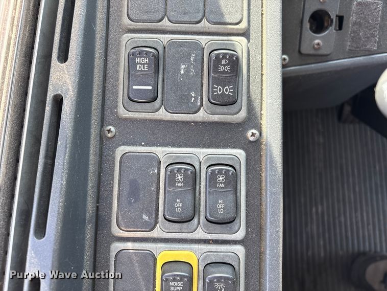 image for item FG2602 2014 Blue Bird school bus