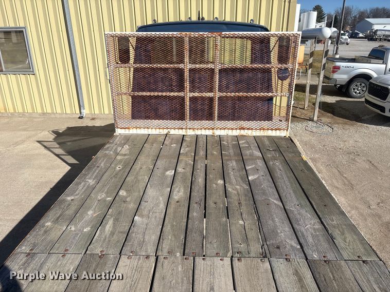 image for item FG2728 1977 Ford 800 flatbed truck