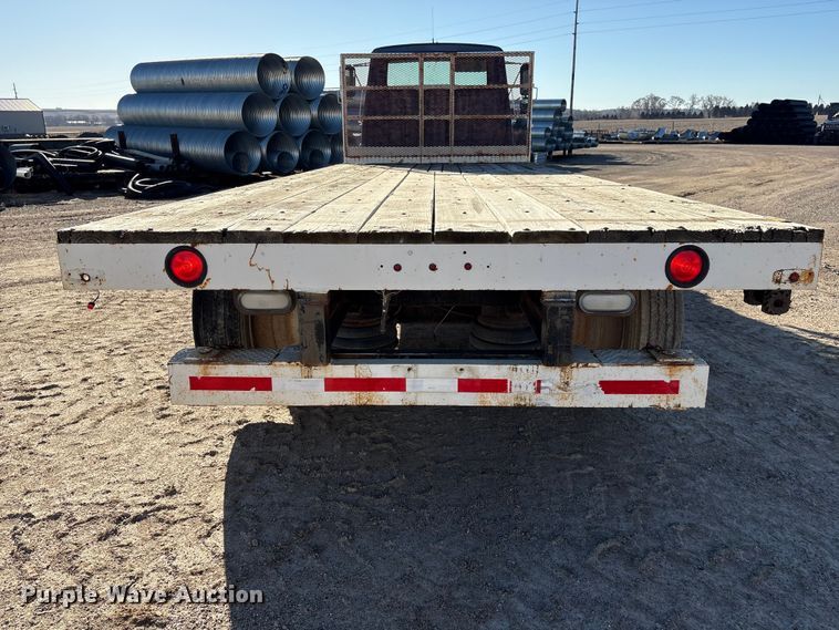 image for item FG2728 1977 Ford 800 flatbed truck