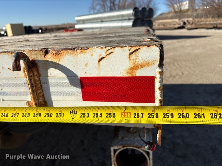 image for item FG2728 1977 Ford 800 flatbed truck