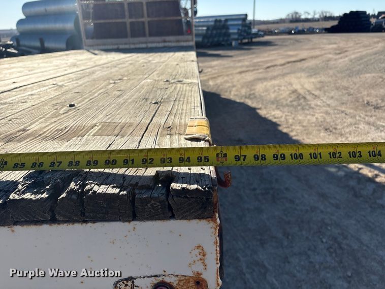 image for item FG2728 1977 Ford 800 flatbed truck