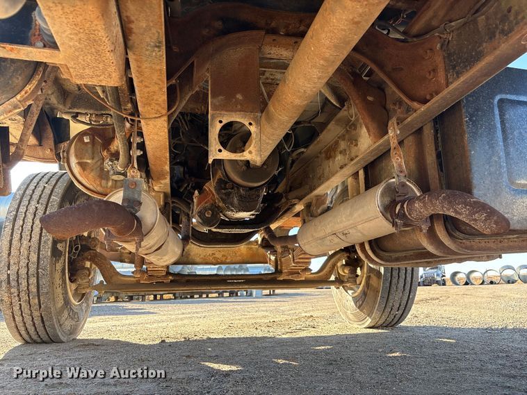 image for item FG2728 1977 Ford 800 flatbed truck